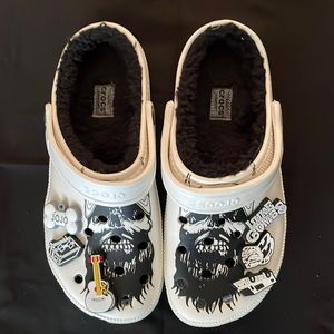 Luke Combs fuzzy lined crocs women’s size 7